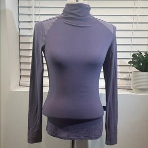 Lululemon Purple Long-Sleeve Turtleneck Top – Size 6 – Stretch Mesh Detail
